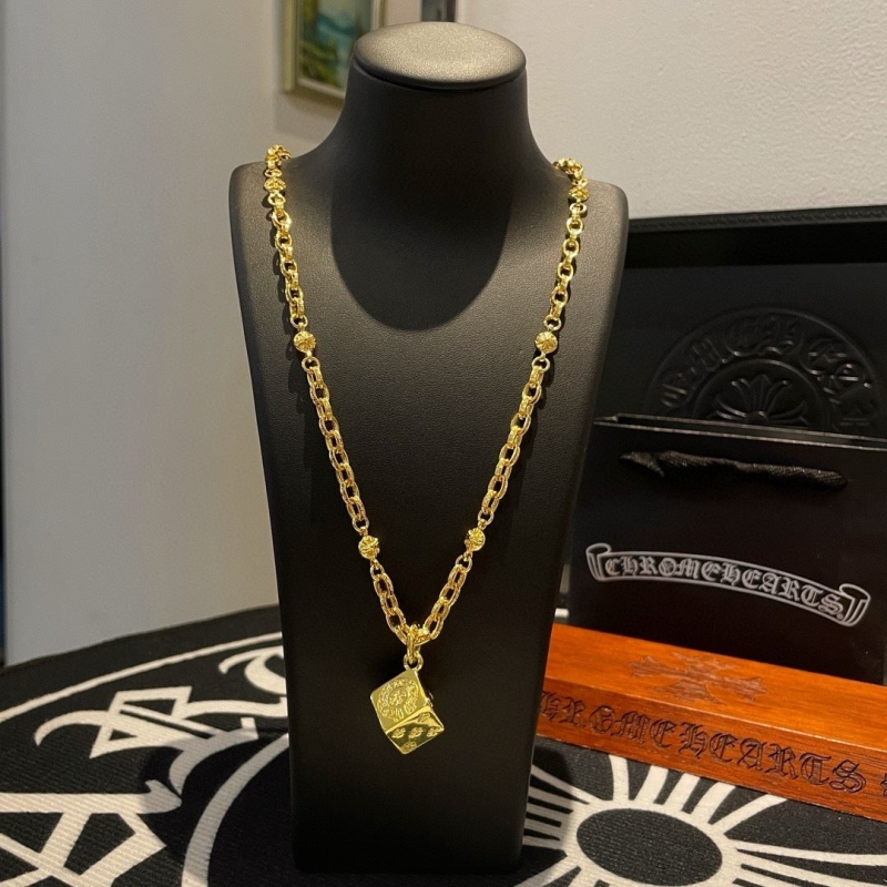 Ch*0me He**ts necklaces